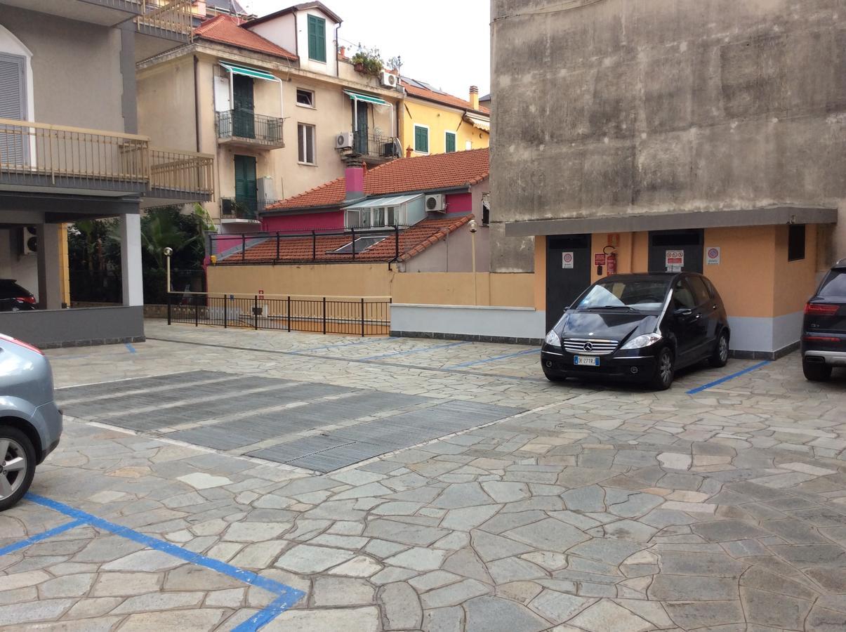 Residence Europa Unita Alassio Bagian luar foto